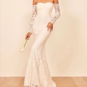 NWT. Reformation lace ivory off-shoulder wedding / bridal dress size 0. NEW!